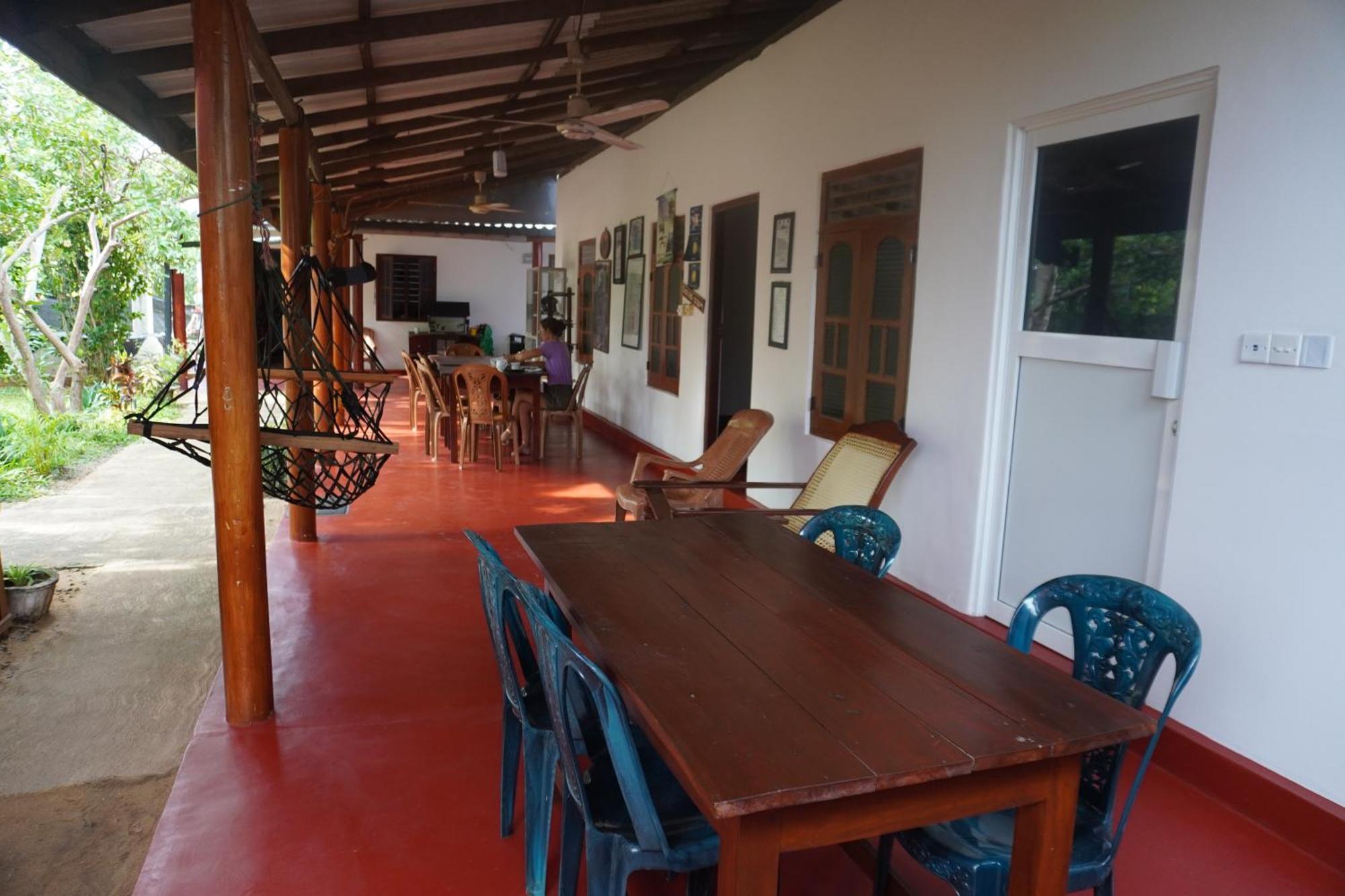 Vibushan Guest House Nilaveli Exterior photo