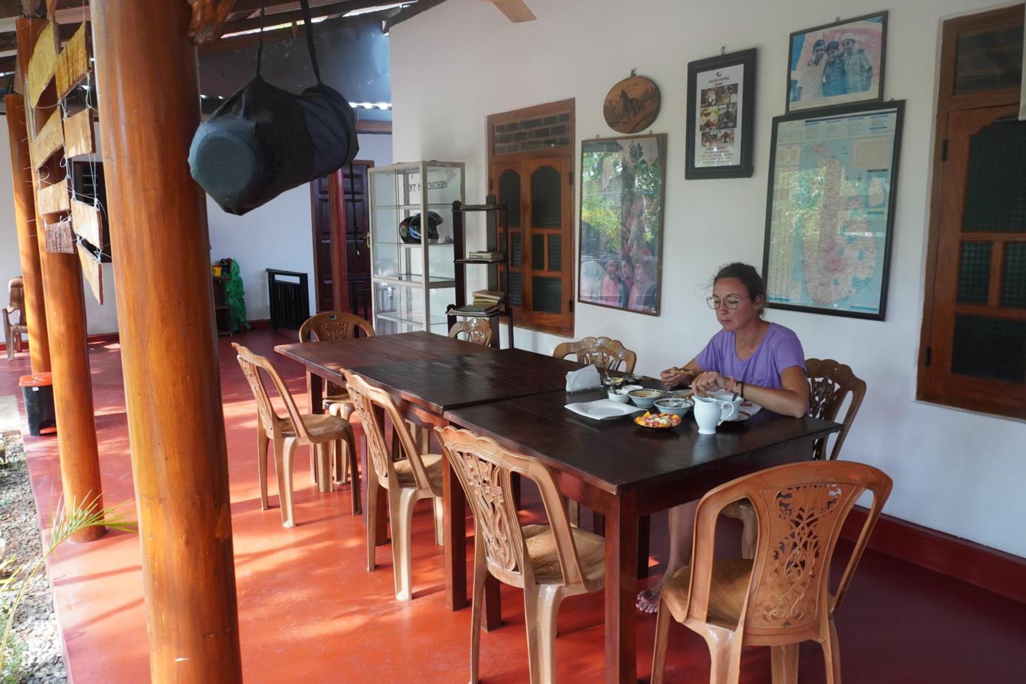 Vibushan Guest House Nilaveli Exterior photo