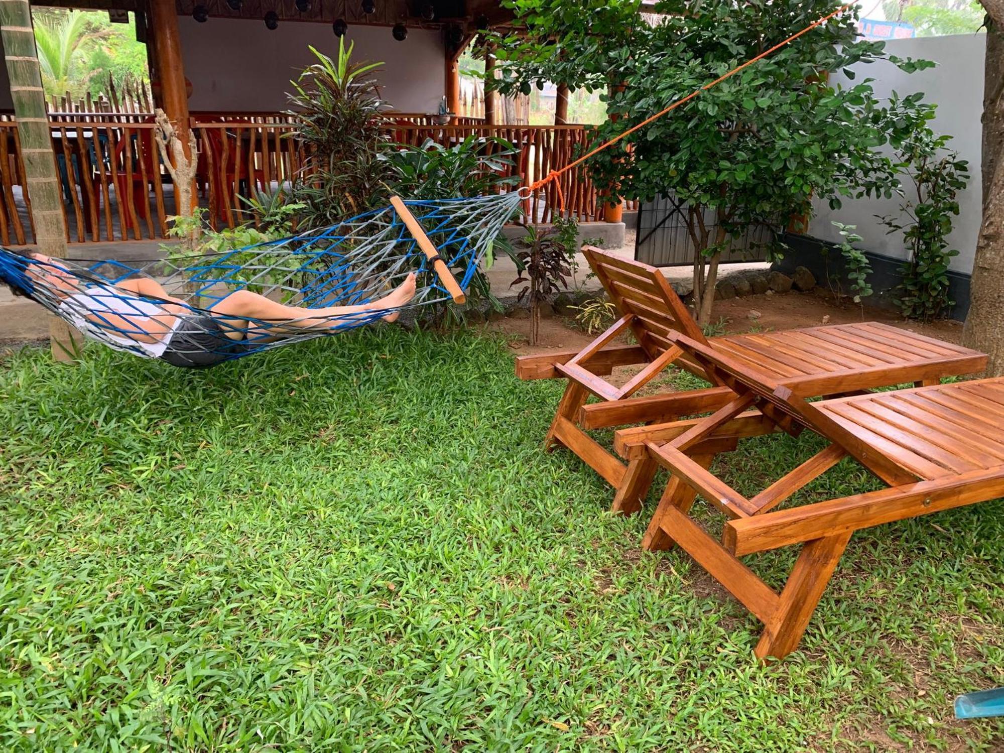 Vibushan Guest House Nilaveli Exterior photo